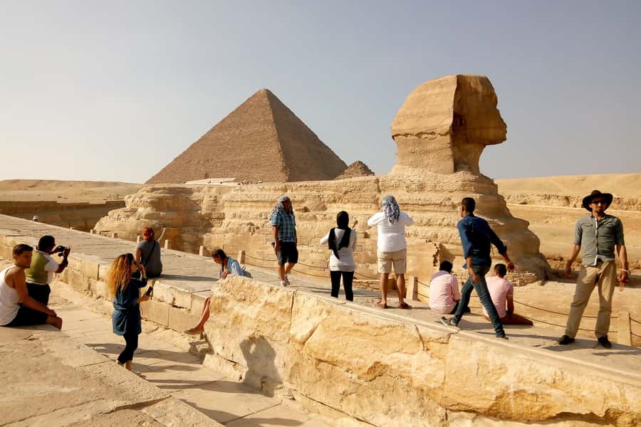 Giza Pyramids and Sphinx: Half-Day Private or Group Tour - Group vs Private Tour: Flexibility, Pace, and Photo Time