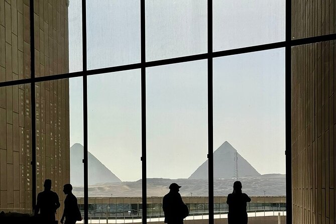 Grand Egyptian Museum, Giza Pyramids and Great Sphinx Tour - Great Sphinx and Valley Temple, what the guide can help you see