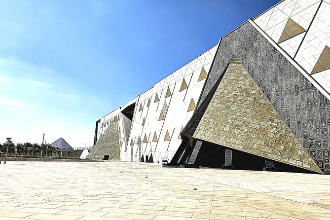 Grand Egyptian Museum, Grand staircase, New Galleries & lunch - The grand open court: Ramses II scale and the outdoor museum vibe