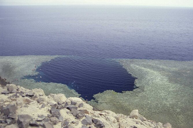 Grand Safari including Snorkeling at the Blue Hole and a Camel Ride along the Gulf of Aqaba - Guides, group size, and the pace of a 9-hour day