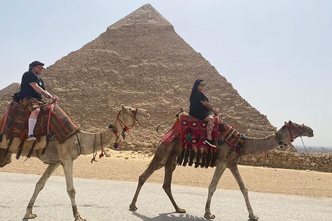 Guided tour to Pyramids of Giza, Sakkara & Memphis: Private Tour with Lunch - Memphis museum highlights: Ramses II statue and the Alabaster Sphinx