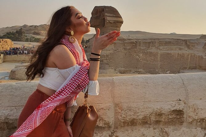 Half Day Tour To Giza Pyramids And Sphinx - Menkaure Pyramid: the smallest one, but full of construction surprises