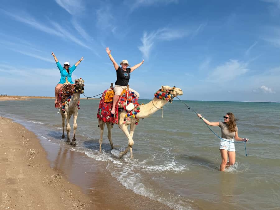 Hurghada: 1-Hour Desert & Beach Camel Ride with Transfers - Guides, helmets, and photo help: small details that make the ride easier