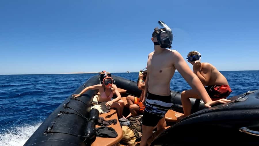 Hurghada: 3-Island Speedboat, Dolphin Watching & Snorkeling - Speedboat island hopping, minus the slow-motion feeling