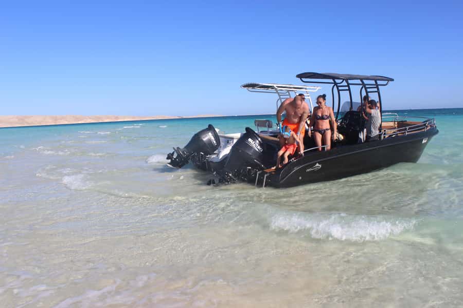 Hurghada: 4 Island Hopping Tour Dolphin, Snorkeling & Lunch - Dolphin Search: How It Works, What to Expect, and How to Manage Luck