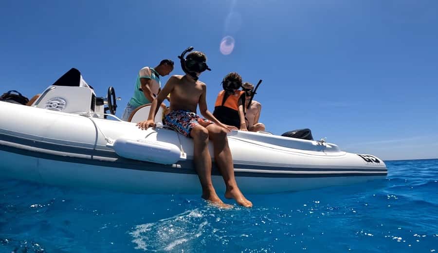 Hurghada: 4 Island Hopping Tour Dolphin, Snorkeling & Lunch - Guides, Captains, and the Small-Group Feel (When You Get It)