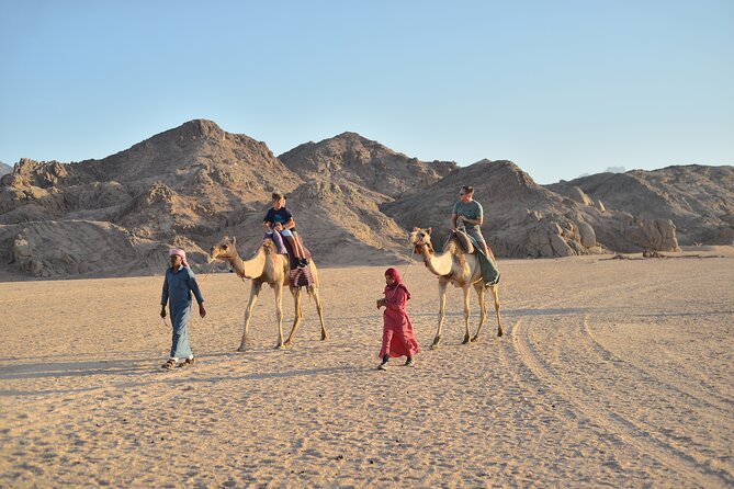 Hurghada: 4x4 Jeep Safari, Starwatching, Camel Ride & Dinner - Camel ride and sunset from a mountain viewpoint