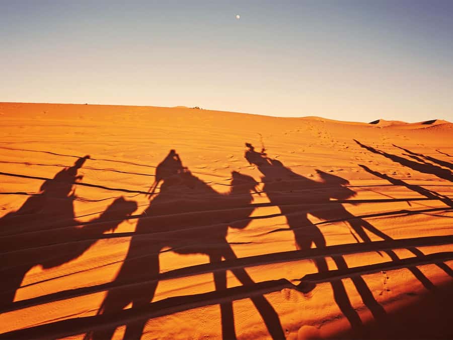 Hurghada: 6-Hour Jeep Desert Safari, Dinner, and Show - Mirage Stops and Red Sea Views on the 4WD Drive