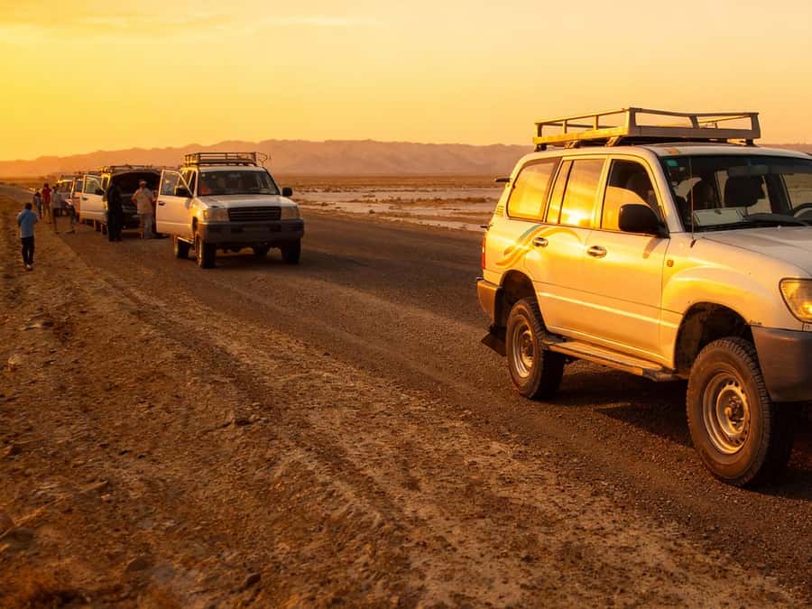 Hurghada: 6-Hour Jeep Desert Safari, Dinner, and Show - Pickup From Your Hurghada Hotel and the First Ride Into the Dunes
