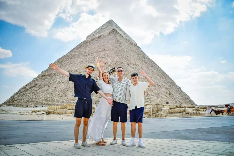 Hurghada: Cairo Pyramids, Sphinx & Egyptian Museum Day Trip - The Sphinx: why it feels different when someone points things out