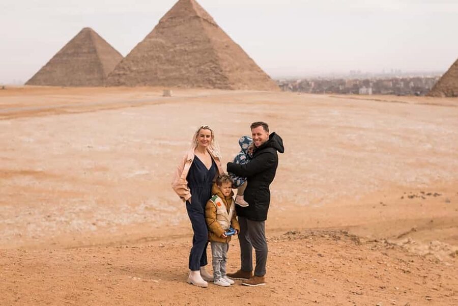Hurghada: Cairo Pyramids, Sphinx & Egyptian Museum Day Trip - Tahrir Square drive-by, bazaar time, and souvenir reality