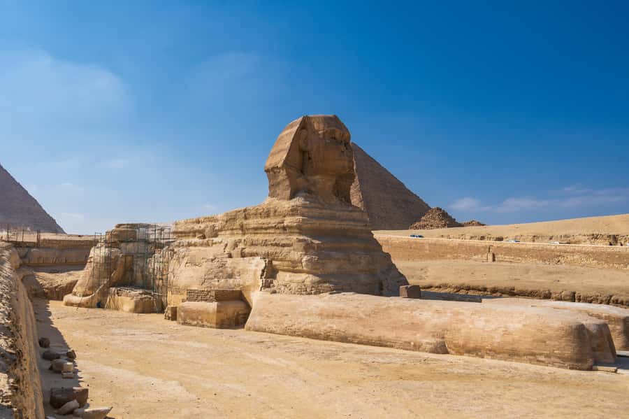 Hurghada: Cairo Pyramids, Sphinx, Museum & Bazaar Day Tour - Lunch In Between: A Real Break Before The Museum Push