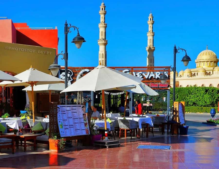 Hurghada: City Guided Tour with Local Market Stop - First impressions: a city tour that stops at more than one pretty spot