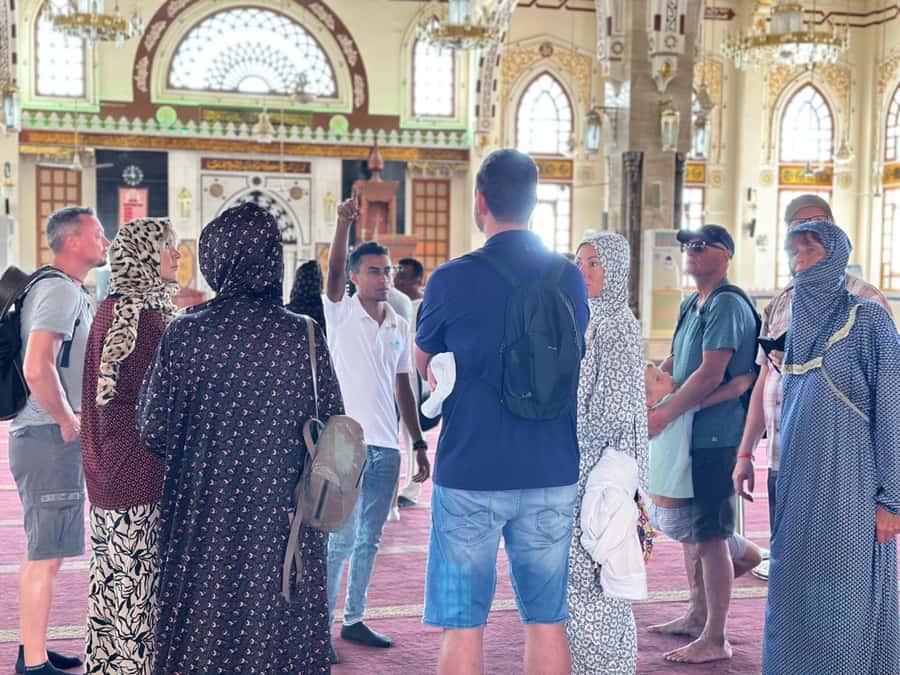 Hurghada: City Guided Tour with Local Market Stop - Al Mina Mosque: the city’s main showpiece, with respectful viewing