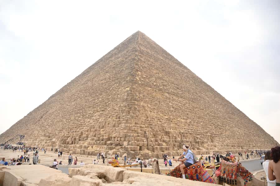 Hurghada Day Trip to Giza Pyramids, Sphinx, Museum and lunch - The Great Sphinx and Valley Temple: Quick Stops That Hit Hard