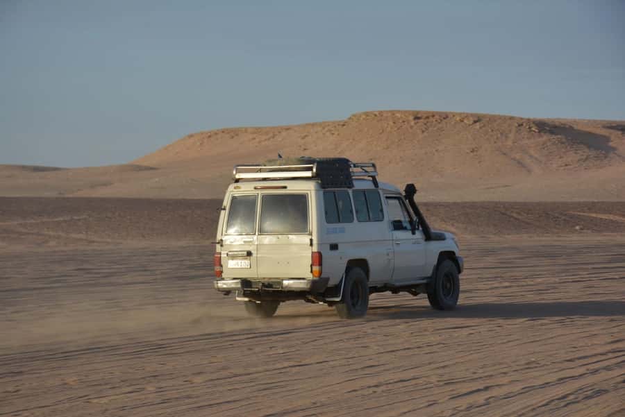 Hurghada: Jeep Safari with Camel Ride, Dinner and Show - Dinner and Oriental Show: Food, Then Belly Dance to Close the Loop
