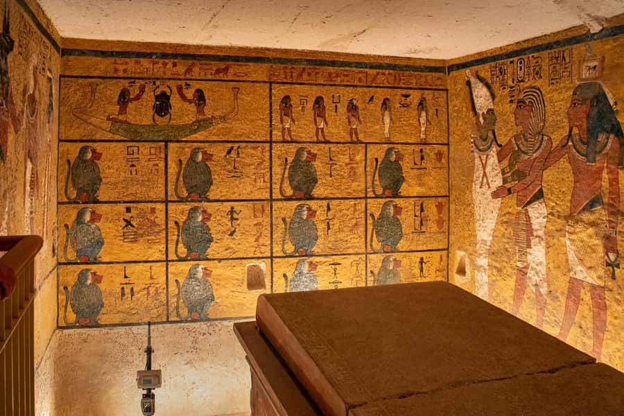 Hurghada: Luxor Highlights & King Tut Tomb Tour with Lunch - Nile Felucca Ride: Scenic Views, Just Manage Expectations