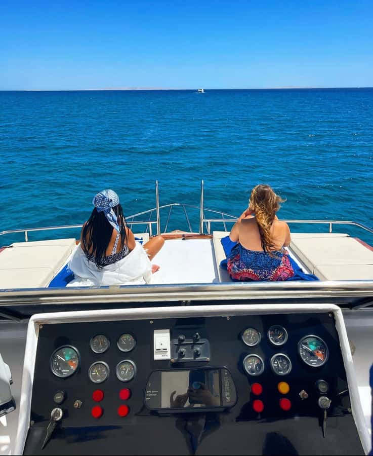 Hurghada: Luxury Yacht Trip with Personal Crew and Chef - Yacht Comfort That Actually Helps: Cabins, Showers, and Space