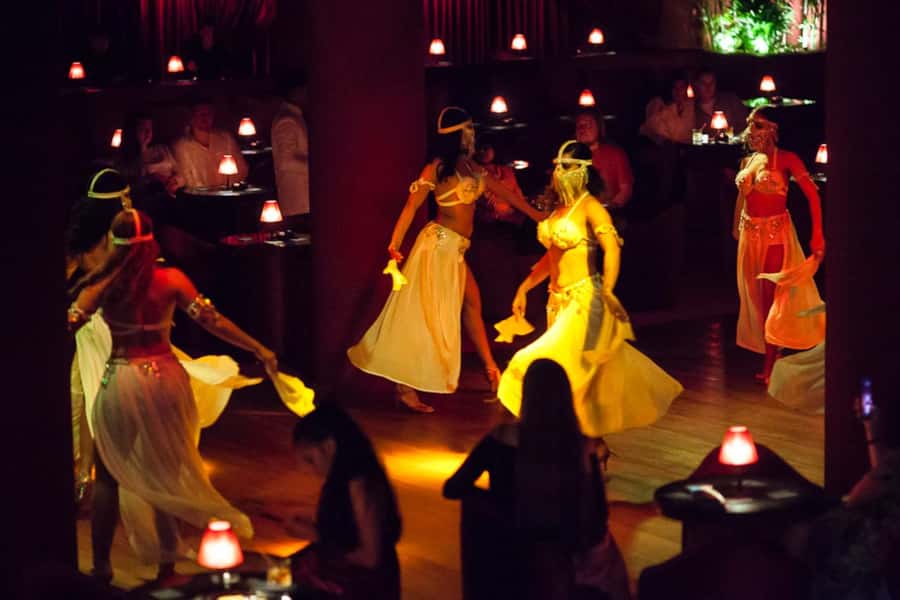 Hurghada: Naz Cabaret ticket with beverages - The Nightly Performances, Jazz, Dancers, and Hypnotic Acts