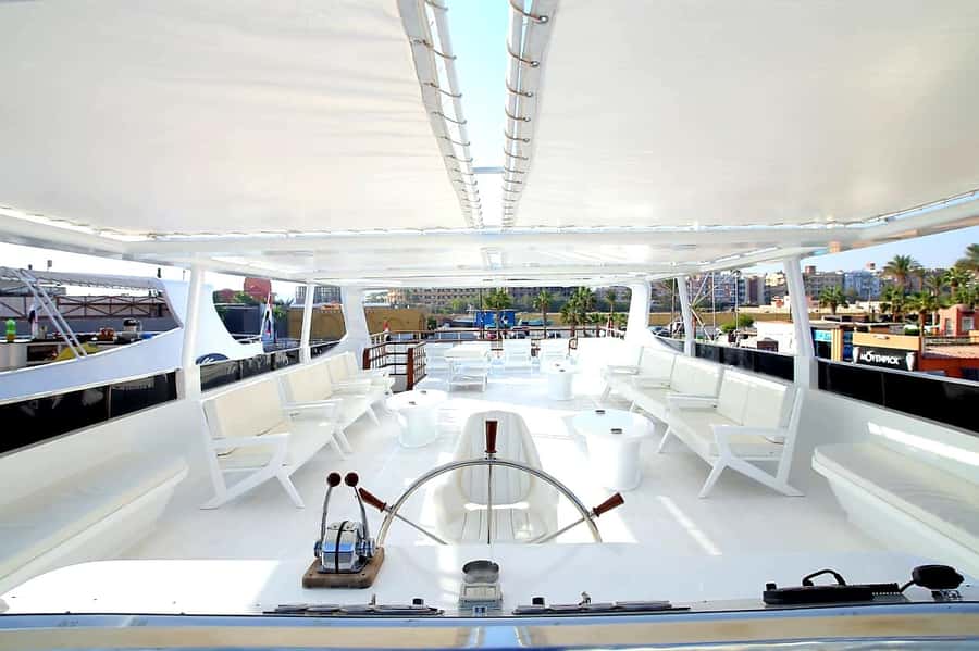 Hurghada: Orange & Giftun Island Cruise with Massage & Lunch - Lunch Buffet on the Water: What to Expect and How to Eat Smart