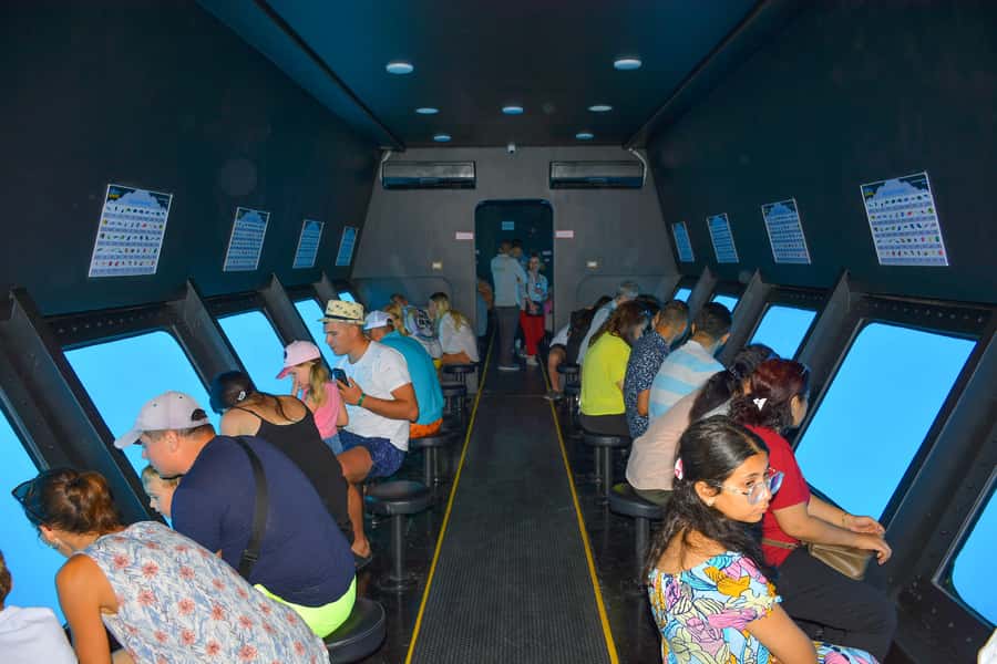 Hurghada: Panoramic Semi-Submarine Cruise with Snorkeling - Crew, guides, and the guide names that keep showing up