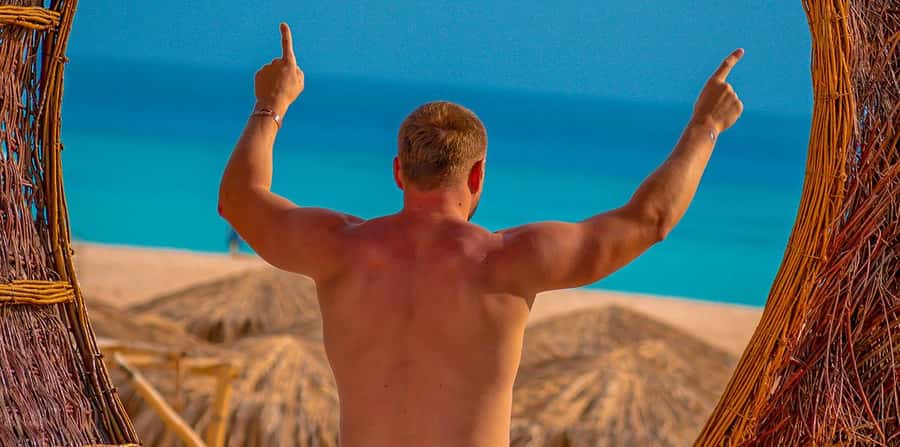 Hurghada: Paradise Island Yacht Cruise, Lunch & Snorkeling - Paradise Island beach time and the lunch that keeps people happy