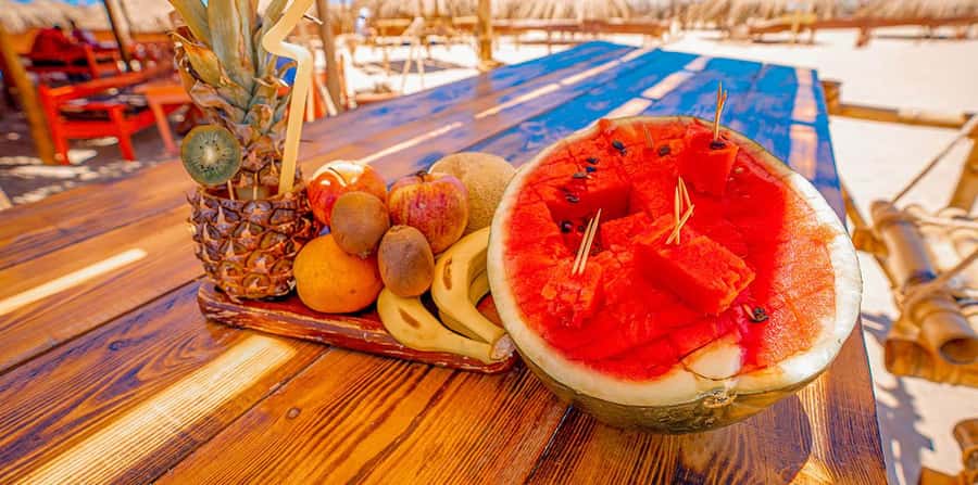 Hurghada: Paradise Island Yacht Cruise, Lunch & Snorkeling - Price and value: is $24 a person a good deal?
