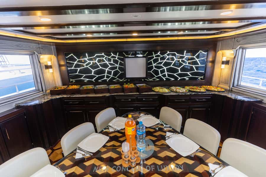 Hurghada: Royal Luxury VIP Cruise to Orange Bay with Lunch - Lunch buffet and all-day drinks: the value is in the extras