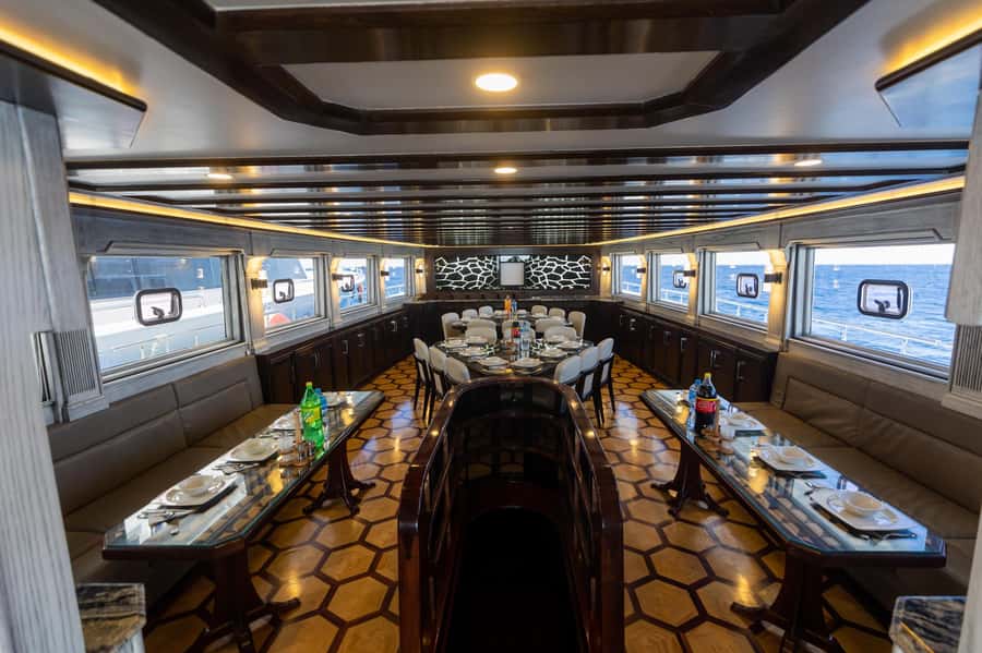 Hurghada: Royal Luxury VIP Cruise to Orange Bay with Lunch - The massage on calm water: why it fits this cruise