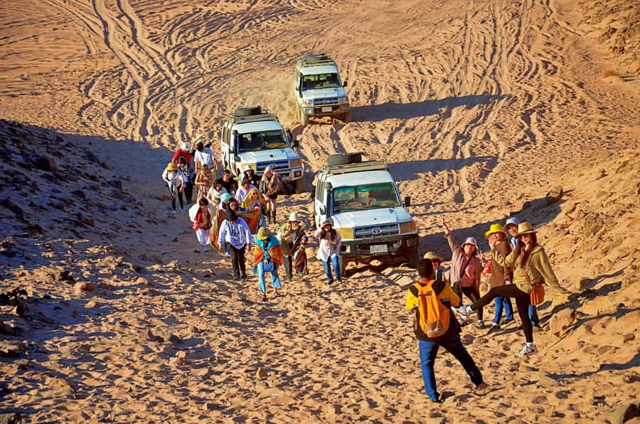 Hurghada: Safari Jeep & Camel Ride with BBQ Dinner & Show - Jeep through the Sahara: speed, safety, and what to expect