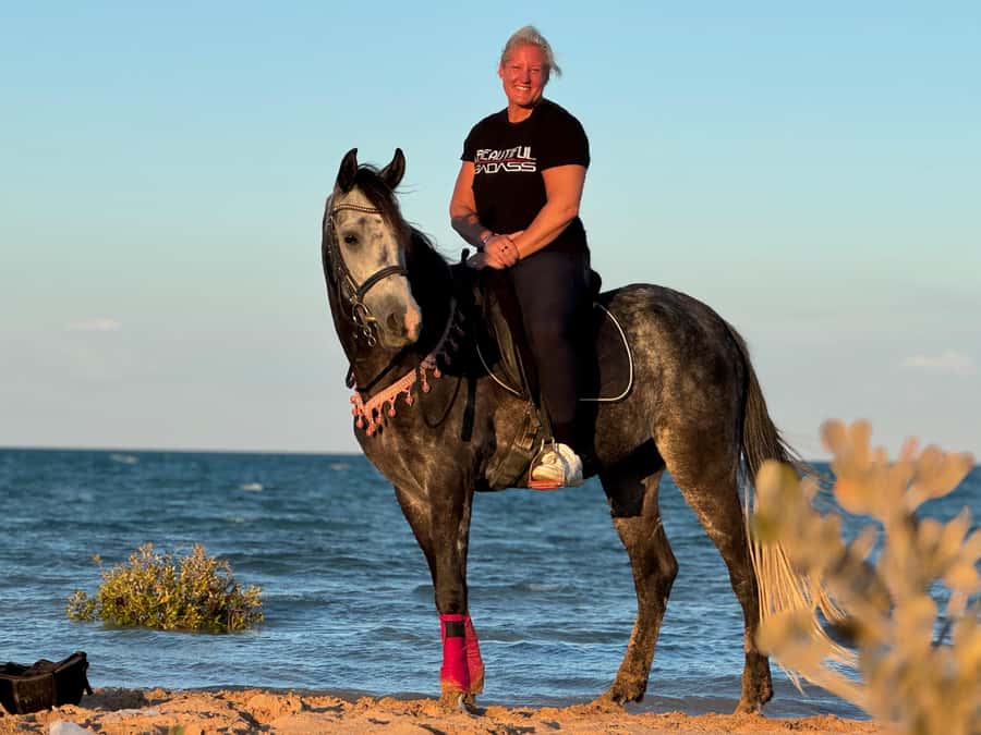 Hurghada: Sea & Desert Horse Riding tour/w Swimming&Transfer - Swimming With Horses in Summer: The Big Choice You Need to Plan