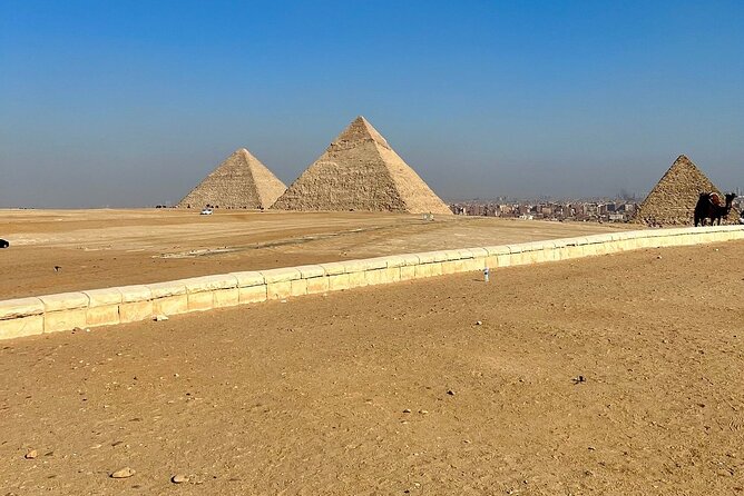 Hurghada to Cairo Giza Pyramids day trip by minivan small group - Guide tip that comes up again: Makthar’s style