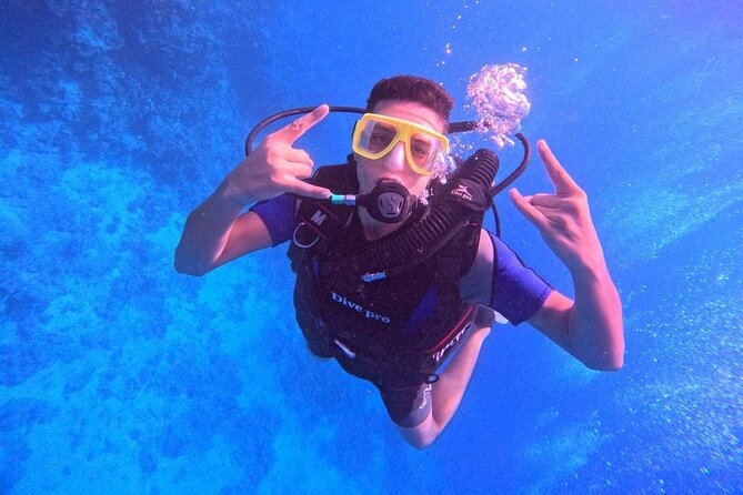 Intro Diving Beginner and Discover Red Sea Underwater - Mr. Badr and the crew approach that helps you stay calm