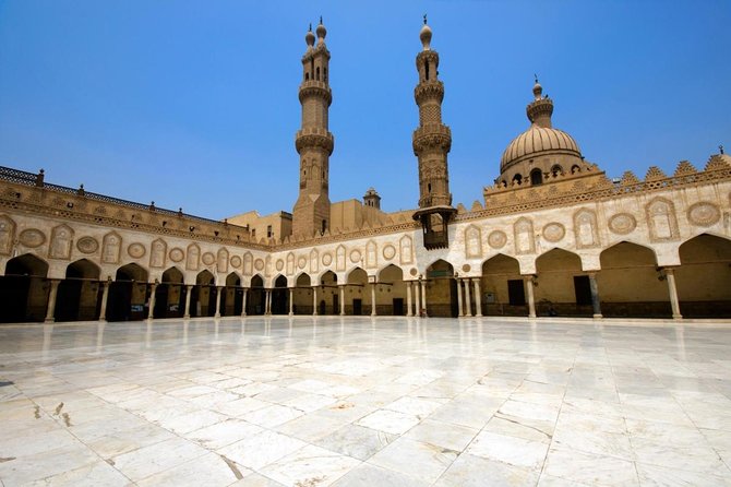 Islamic Cairo Walking Tour: Khan el Khalili, Al-Azhar Mosque - What to expect on the ground: street energy, but with guardrails