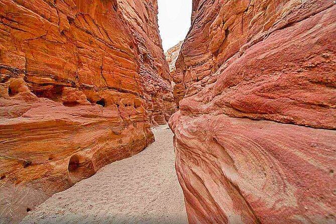 Jeep Safari To Canyon Salama And Dahab Tour From Sharm El Sheikh - Jeep safari to Canyon Salama: the one-hour walk that people remember