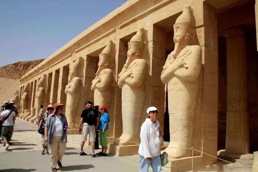 Luxor: 5 Days Nile Cruise with Guided Tours & Abu Simbel - Day 3 Edfu by horse and carriage, then Kom Ombo’s temple stop