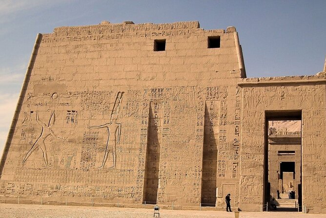 Luxor Day Tour: Explore Valley of Kings, Queens, Hatshepsut& More - Hatshepsut at Deir el-Bahari, two hours under the story of erasure