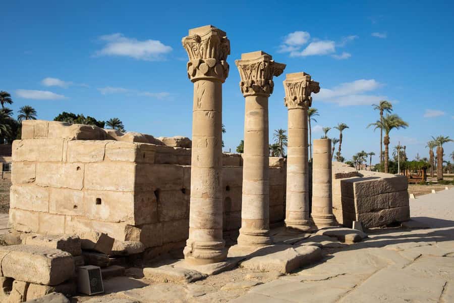 Luxor Day Tour Visit Dendara And Abydos Temples - Lunch, local food, and staying flexible about shopping stops