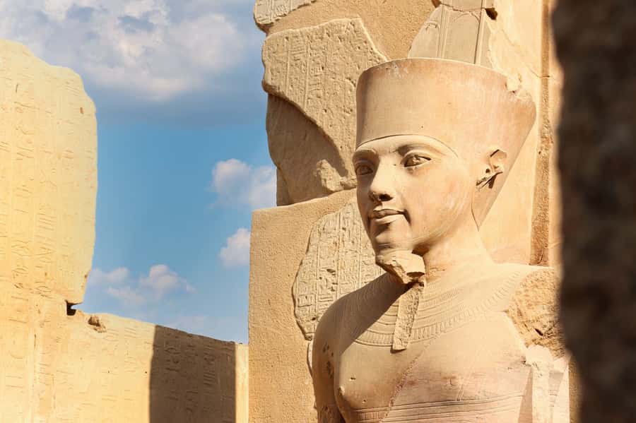 Luxor Day Trip from Hurghada Small Group & Tutankhamun Tomb - Colossi of Memnon Photo Stop: Two Giants Worth Stopping For