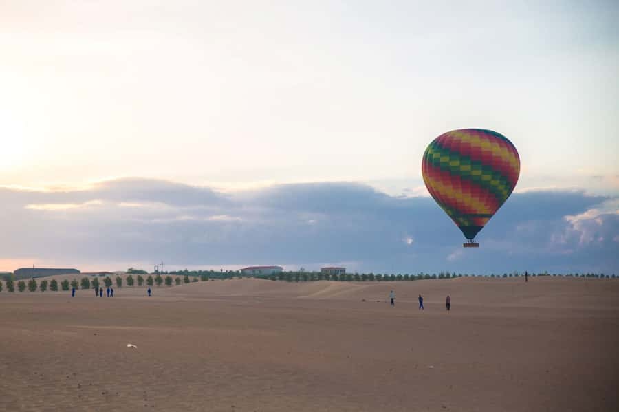 Luxor: Deluxe Sunrise Hot Air Balloon - Crew names you might hear, and what good support feels like