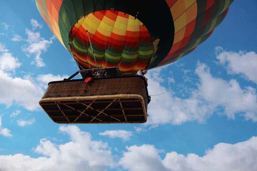 Luxor: Deluxe Sunrise Hot Air Balloon - Pre-dawn pickup, vans, and the river crossings that set the mood
