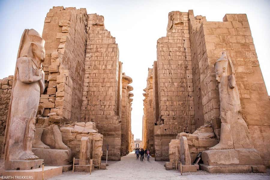 Luxor: East and West Bank Private Full-Day Tour - Colossi of Memnon: the stillness of Amenhotep’s remains