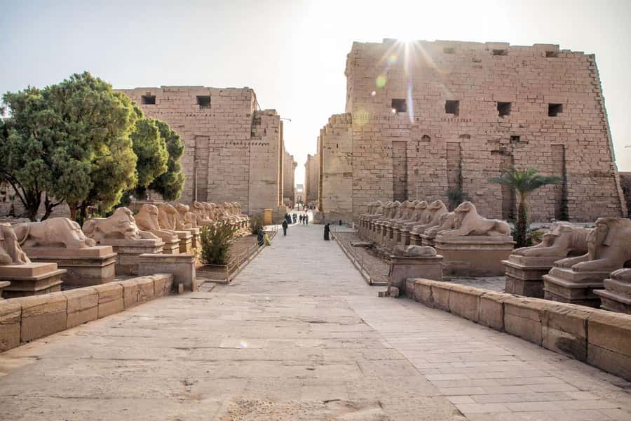 Luxor: East and West Bank Private Full-Day Tour - Luxor Temple: the New Kingdom start, Ramses II completion