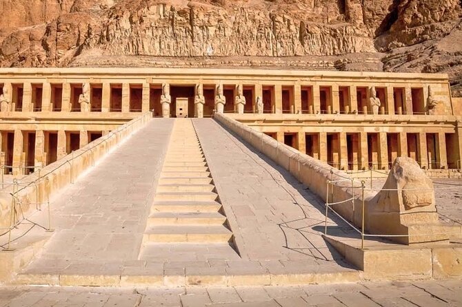 Luxor : Full Day Tour to Luxor West and East Banks & Lunch - Colossi of Memnon: a fast stop that still earns its place