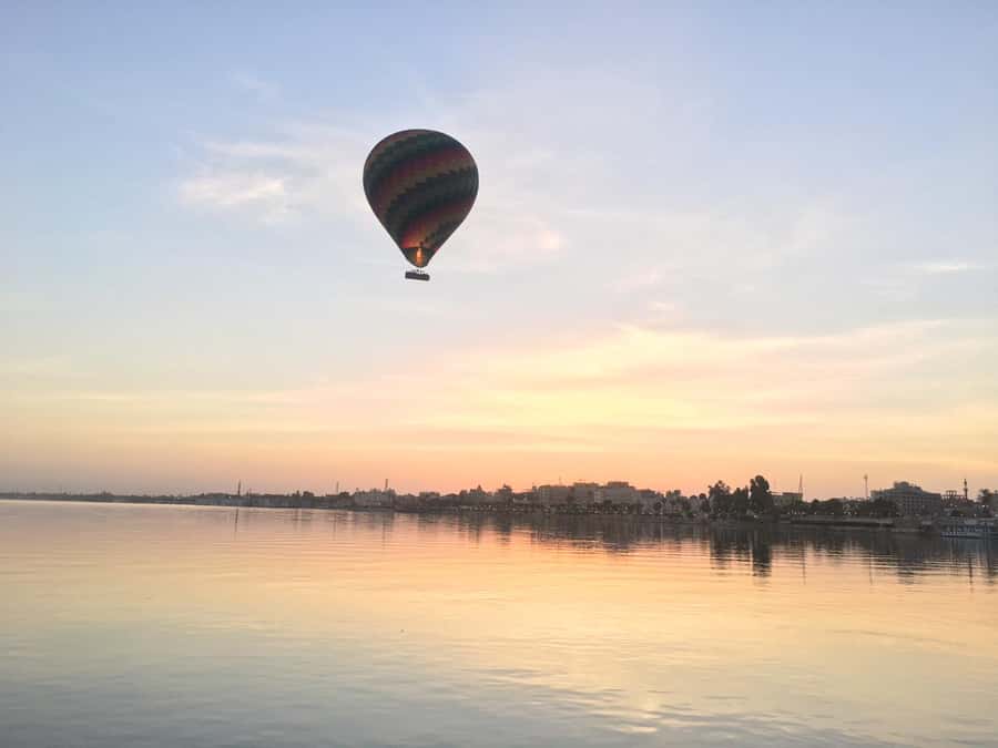 Luxor: Hot Air Balloon Ride over the Valley of the Kings - Photo moments: basket rotation and how to get your best Luxor shots