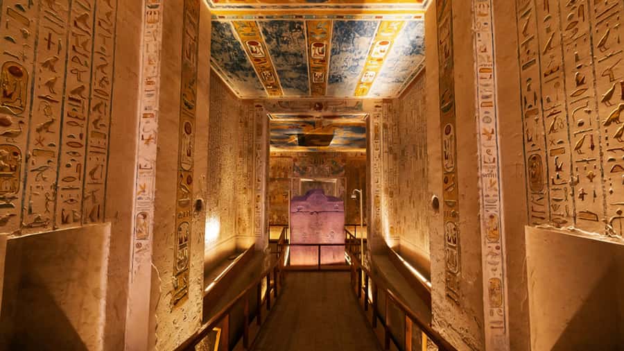 Luxor: Medinet Habu, Deir el-Medina & Valley of Queens Tour - Pickup, AC, and making the heat feel less scary