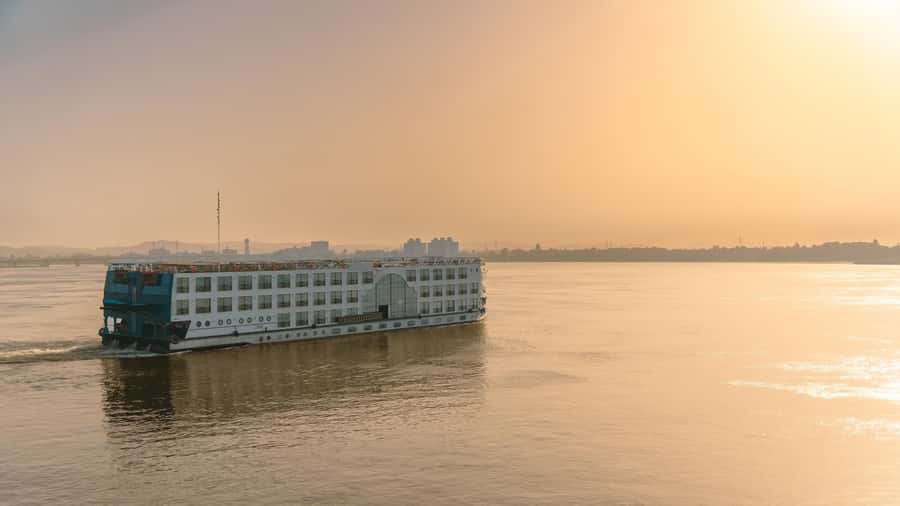 Luxor: One-night Nile Cruise to Aswan with Transfer - What you see from the deck, and how to enjoy it