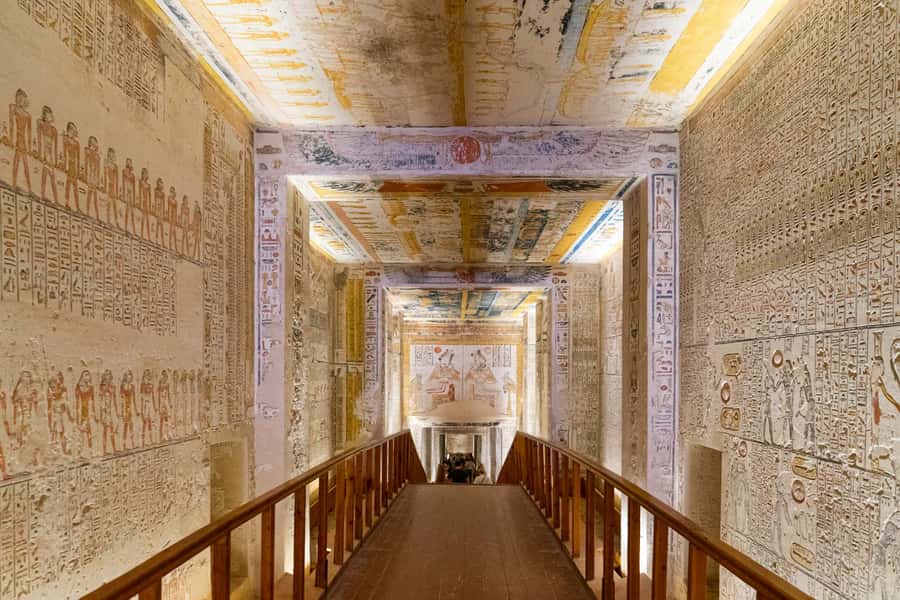 Luxor: West and East Banks All-Inclusive Tour & Balloon Ride - West Bank start: Valley of the Kings and the tomb-world feeling
