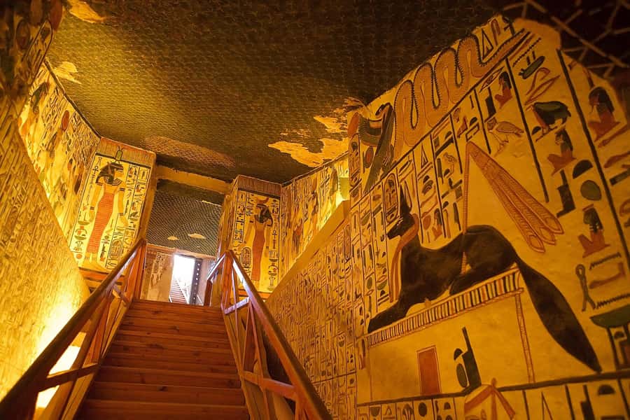 Luxor: West Bank Kings and Queens All-Inclusive Tour & Lunch - The lunch stop: local food, real breaks, and watch the add-ons