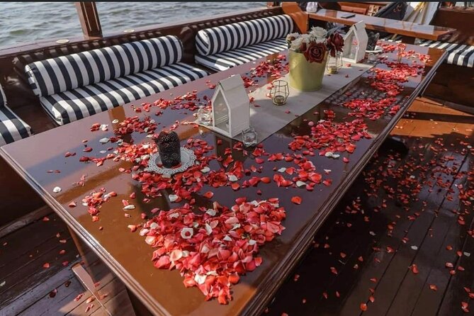 Luxury Private Felucca on the Nile with Lunch - From your hotel in Giza or Cairo, without the Cairo chaos